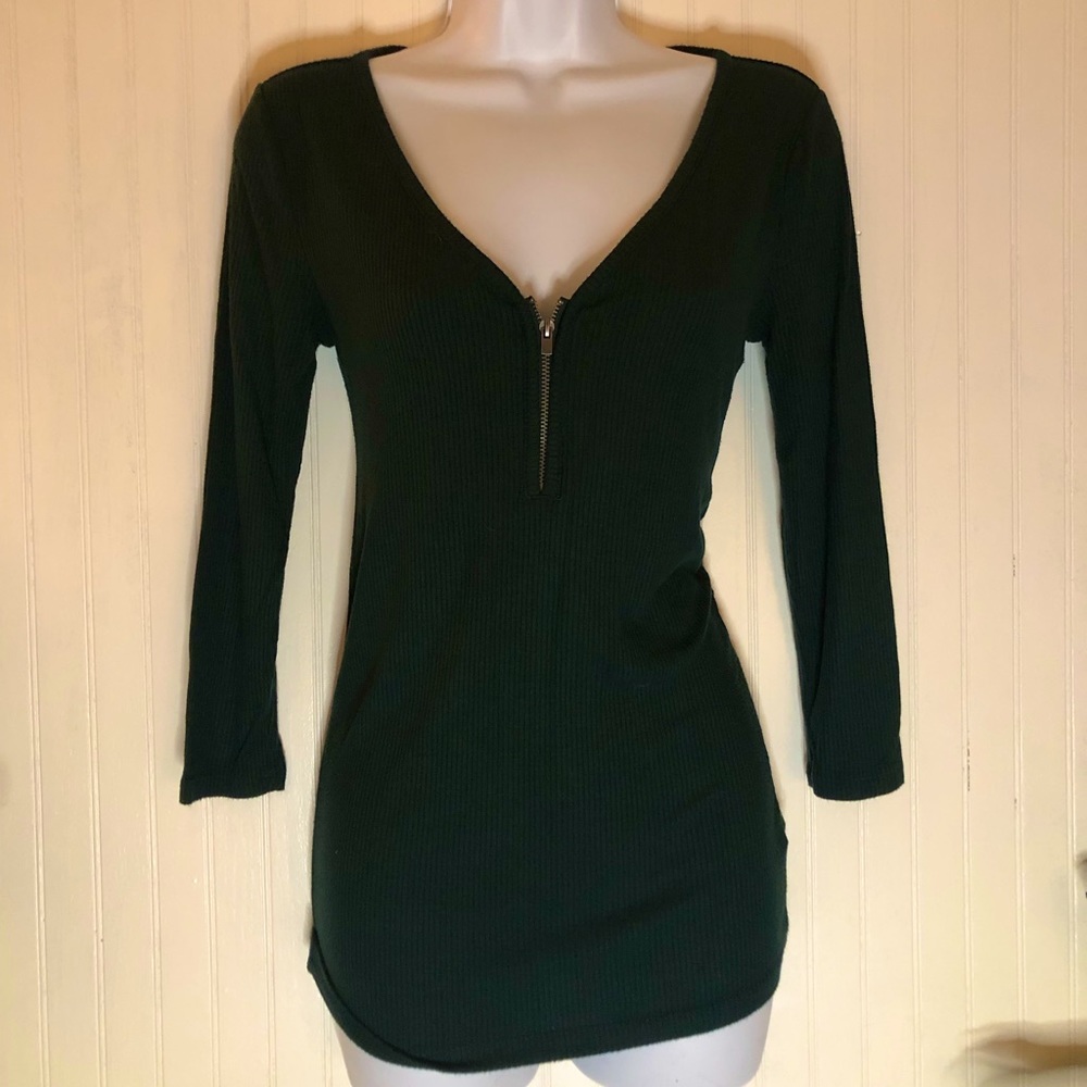 V-neck ribbed Henley style with zipper